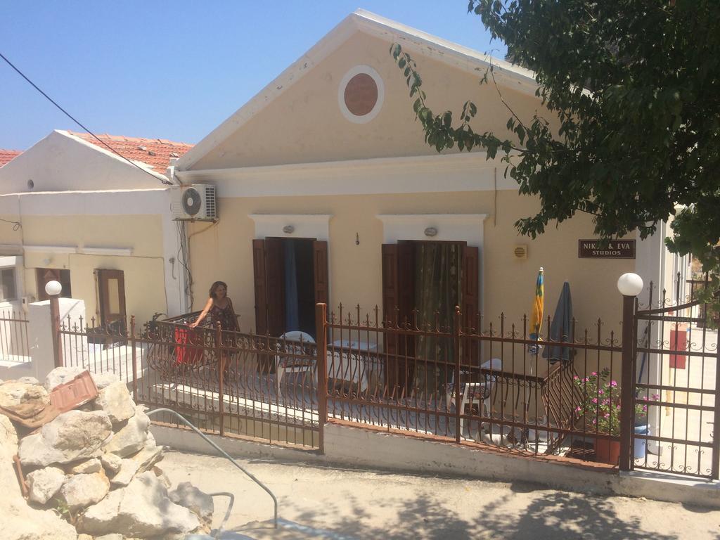 Nikos And Eva Studios Sými Eksteriør bilde